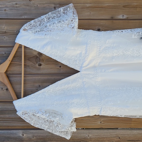 XL NWT White Jumpsuit Wedding Immaculate Love White Mesh Embroidered Cape Lulus - Picture 6 of 14